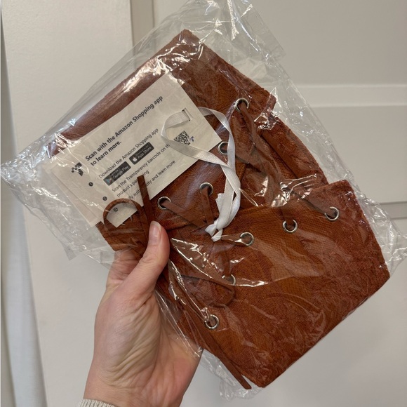 🎁NIP Corset Belt (Snaps and Elastic Back) - Picture 6 of 7